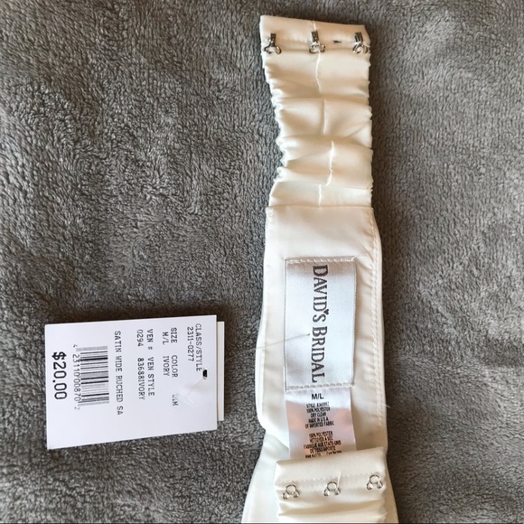 David’s Bridal Gown - Picture 3 of 6